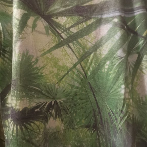 🆕 American Eagle Short Sleeve Palm Tee XS Green - Picture 2 of 4